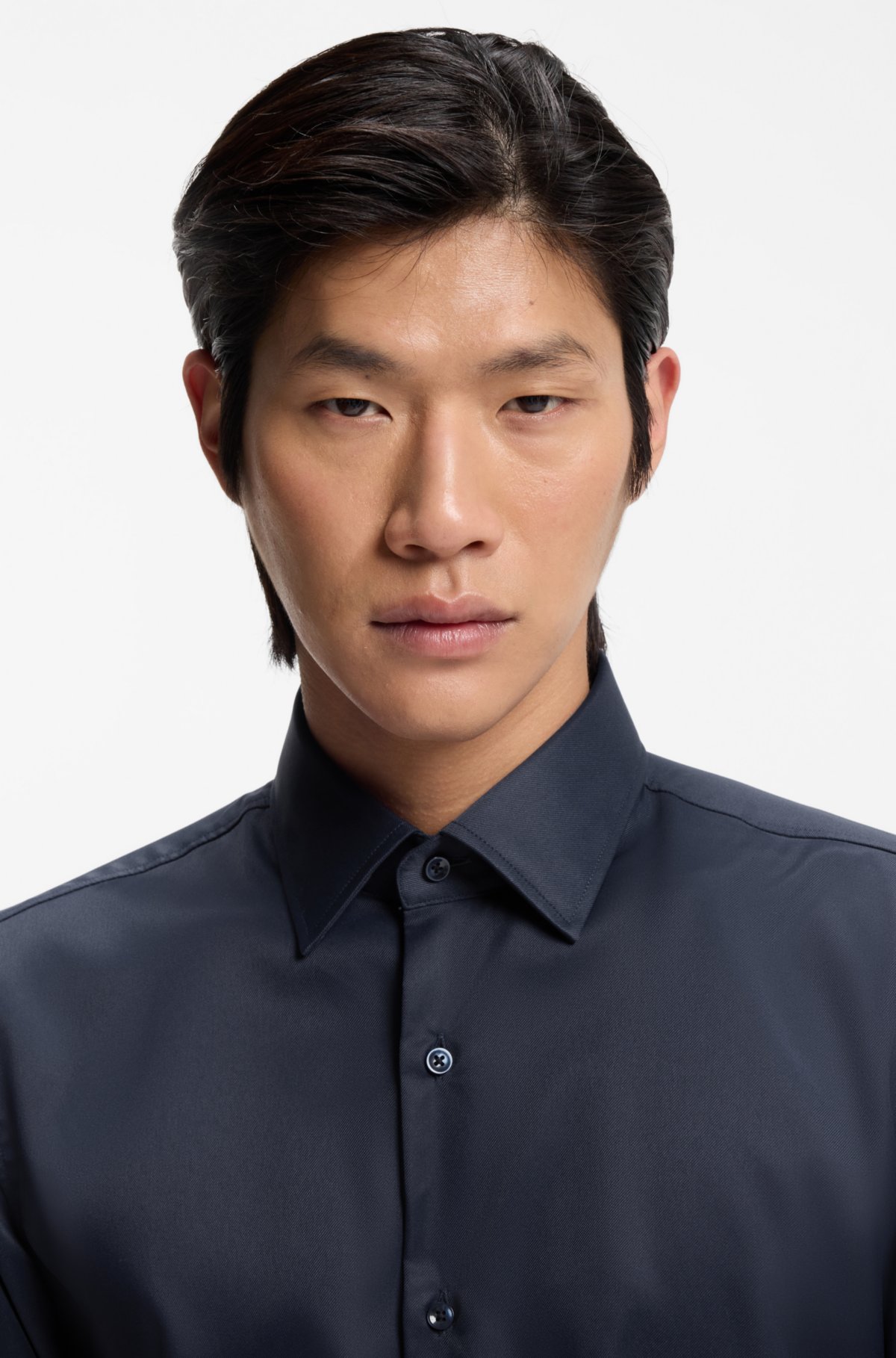 Camicia aderente in twill elasticizzato per prestazioni