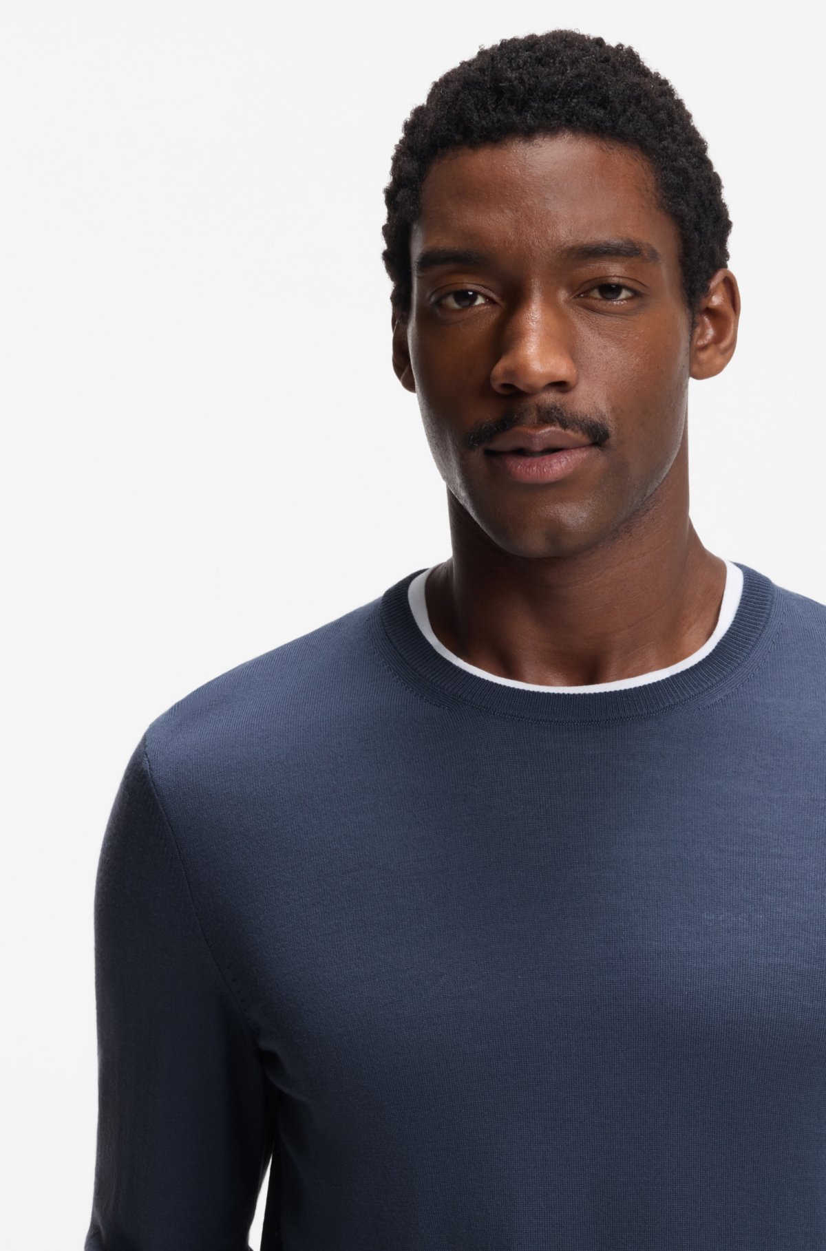 Maglione in lana merino con vestibilità aderente