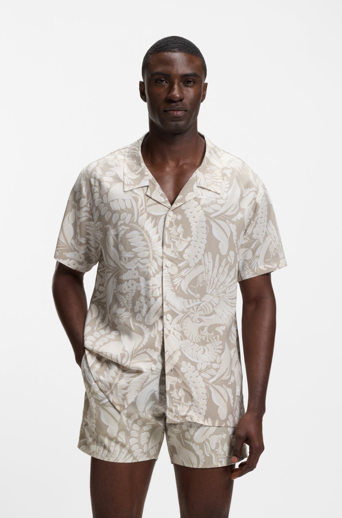 Camicia con taglio regular con stampa a tutto tondo