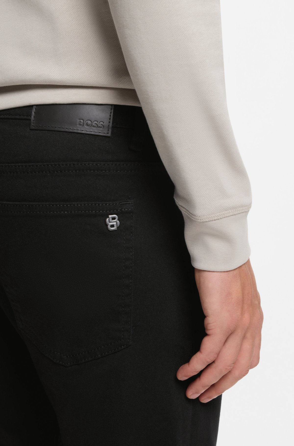 Jeans attillati Stay-black in denim con elasticità comfort