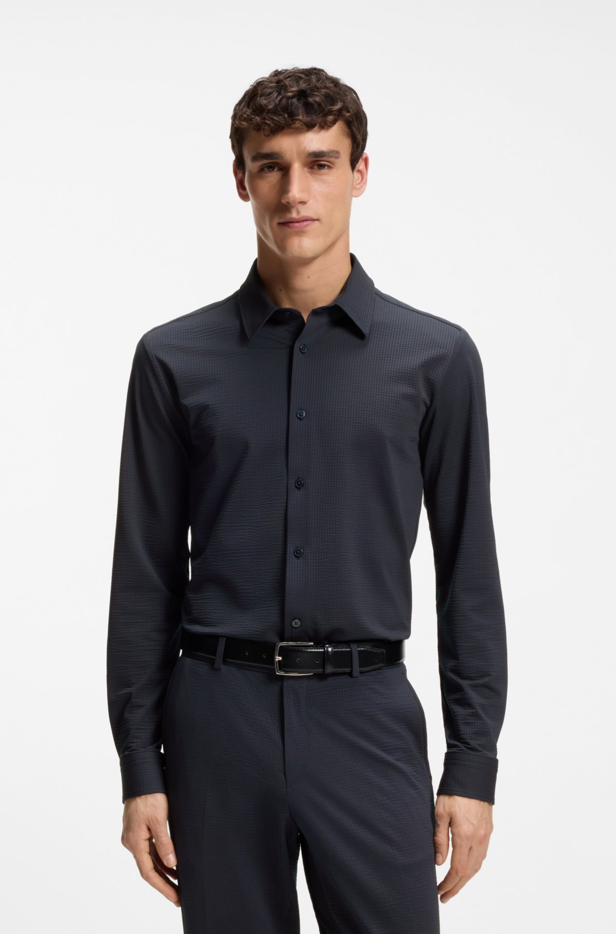 Camicia a vestibilità aderente in seersucker con elasticità prestazionale italiana