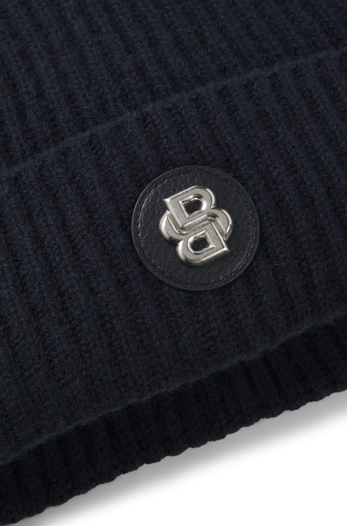 Berretto in lana e cashmere con monogramma Double B