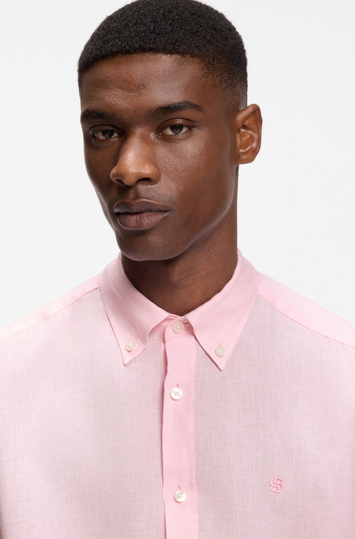 Camicia con taglio regolare in lino