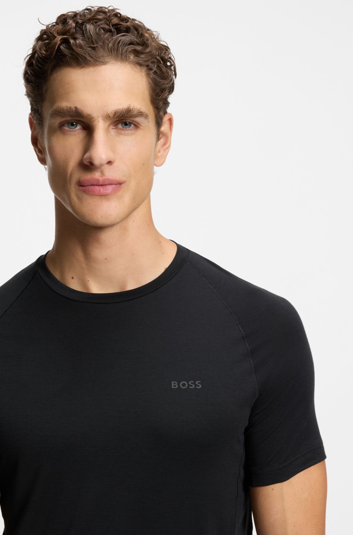 T-shirt con dettaglio logo in taglio aderente