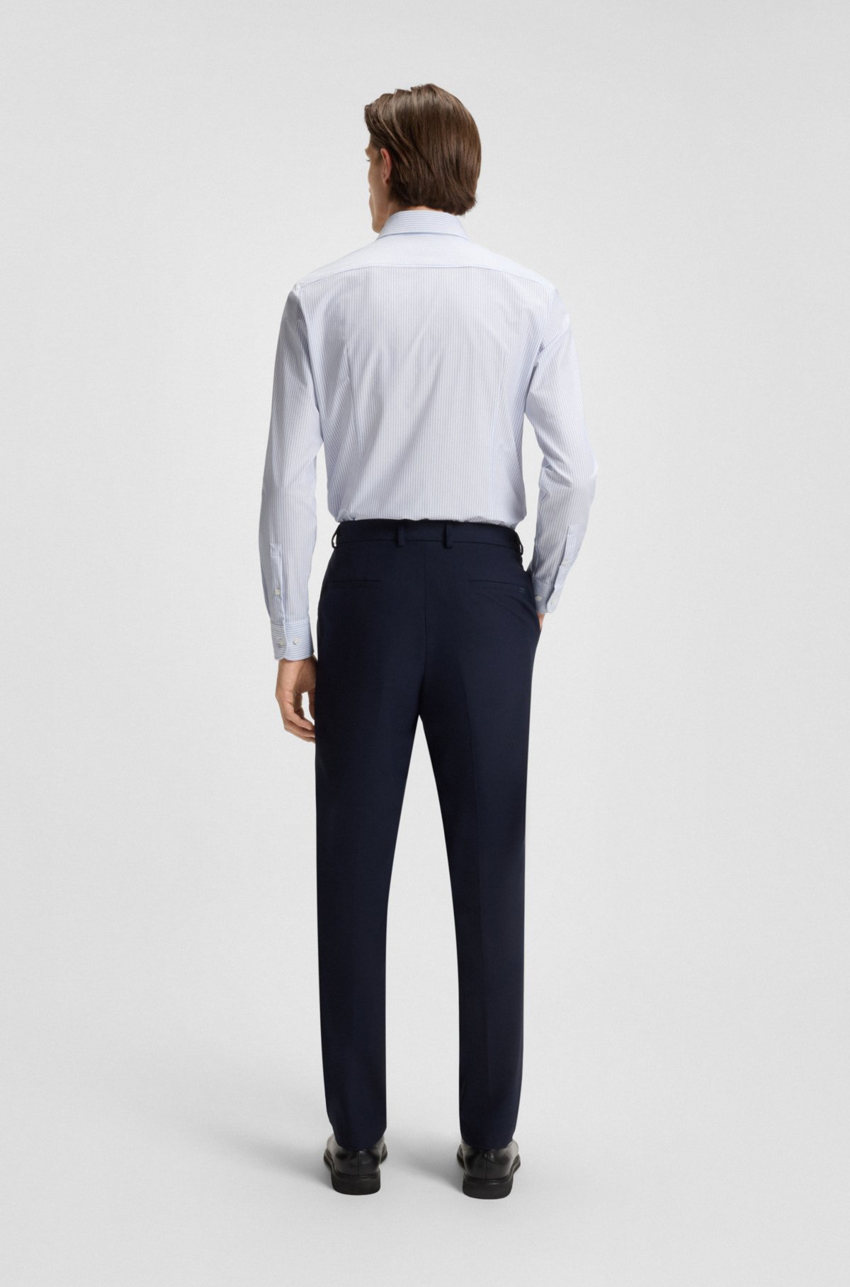 Camicia slim-fit a righe in tessuto elasticizzato prestazionale