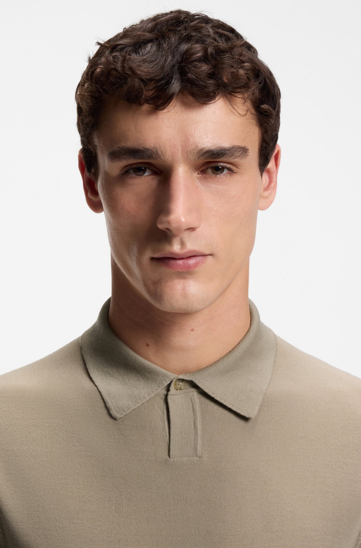 Pullover in lana vergine a maglia