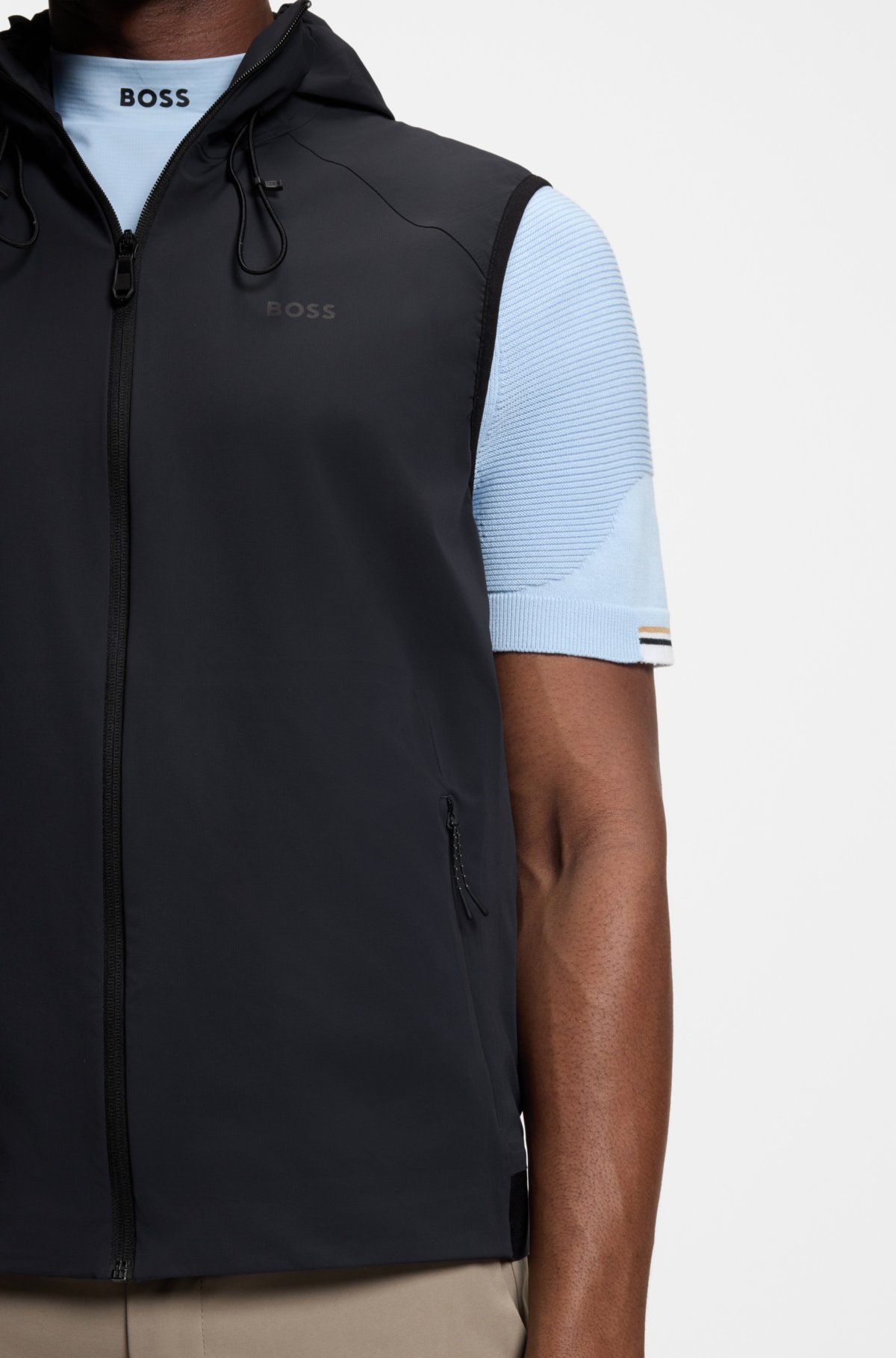 Gilet con cappuccio idrorepellente in struttura micro-waffle