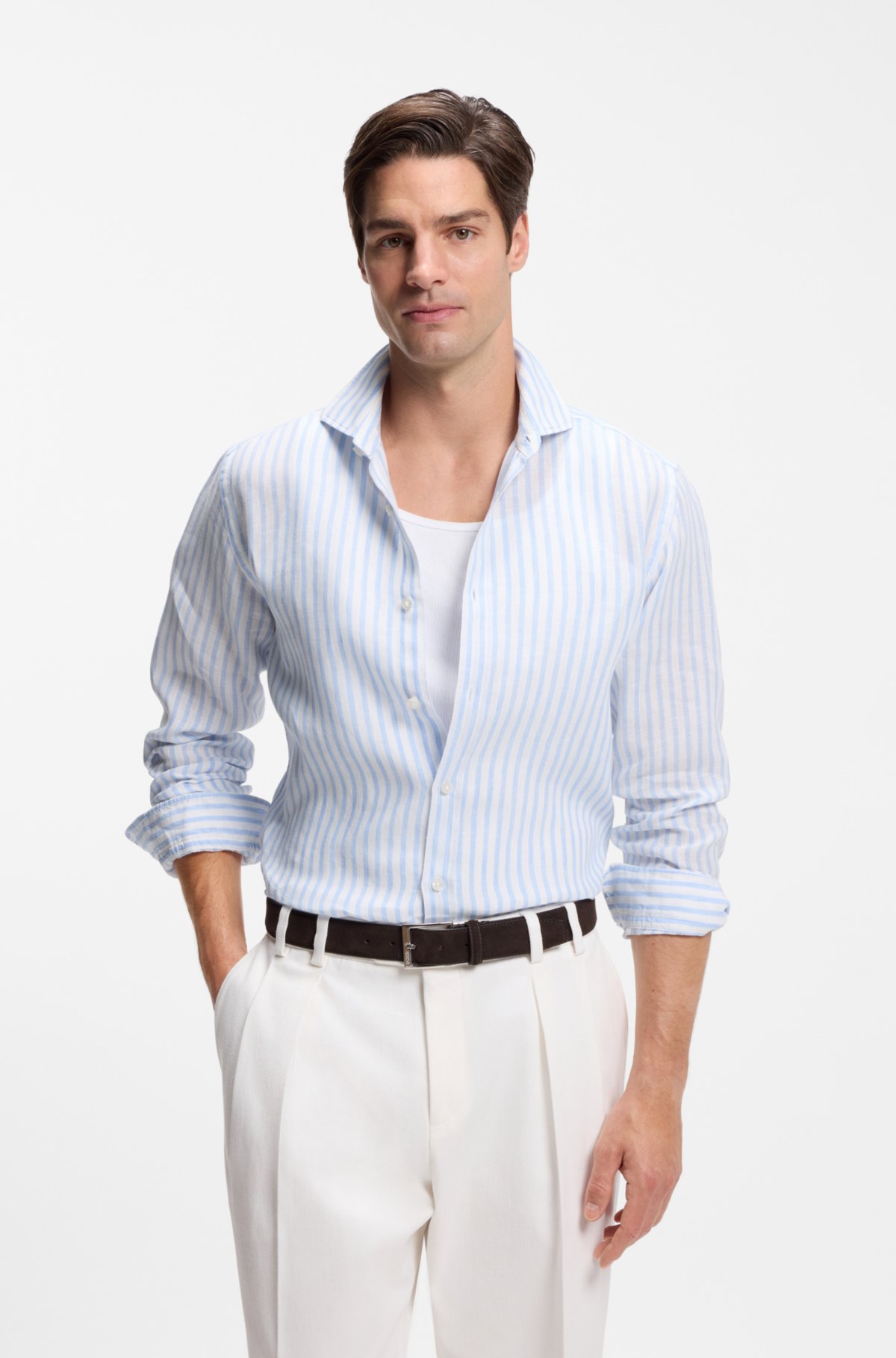 Camicia con taglio regolare in lino a righe