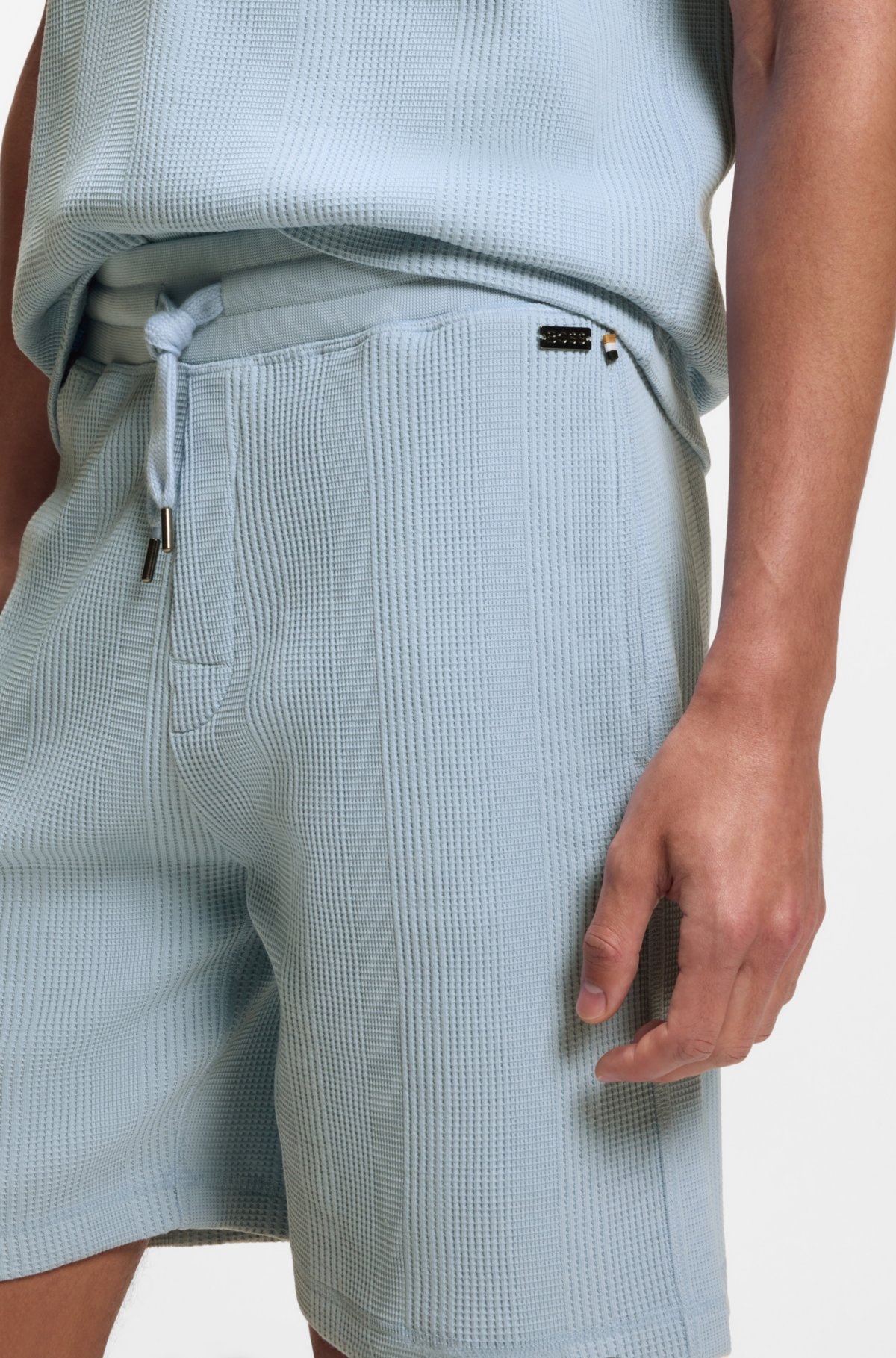 Shorts in misto cotone con texture a waffle