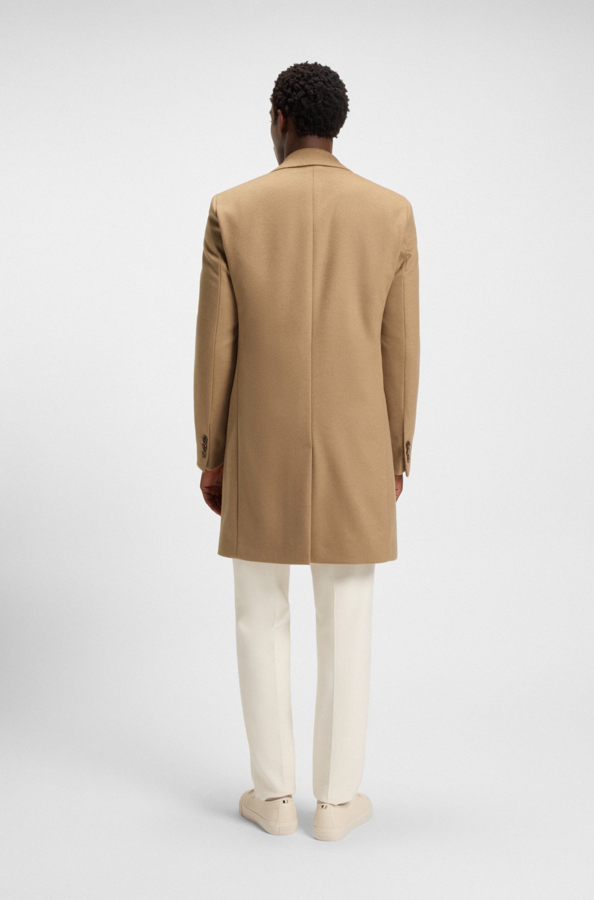 Cappotto in lana e cashmere con vestibilità aderente