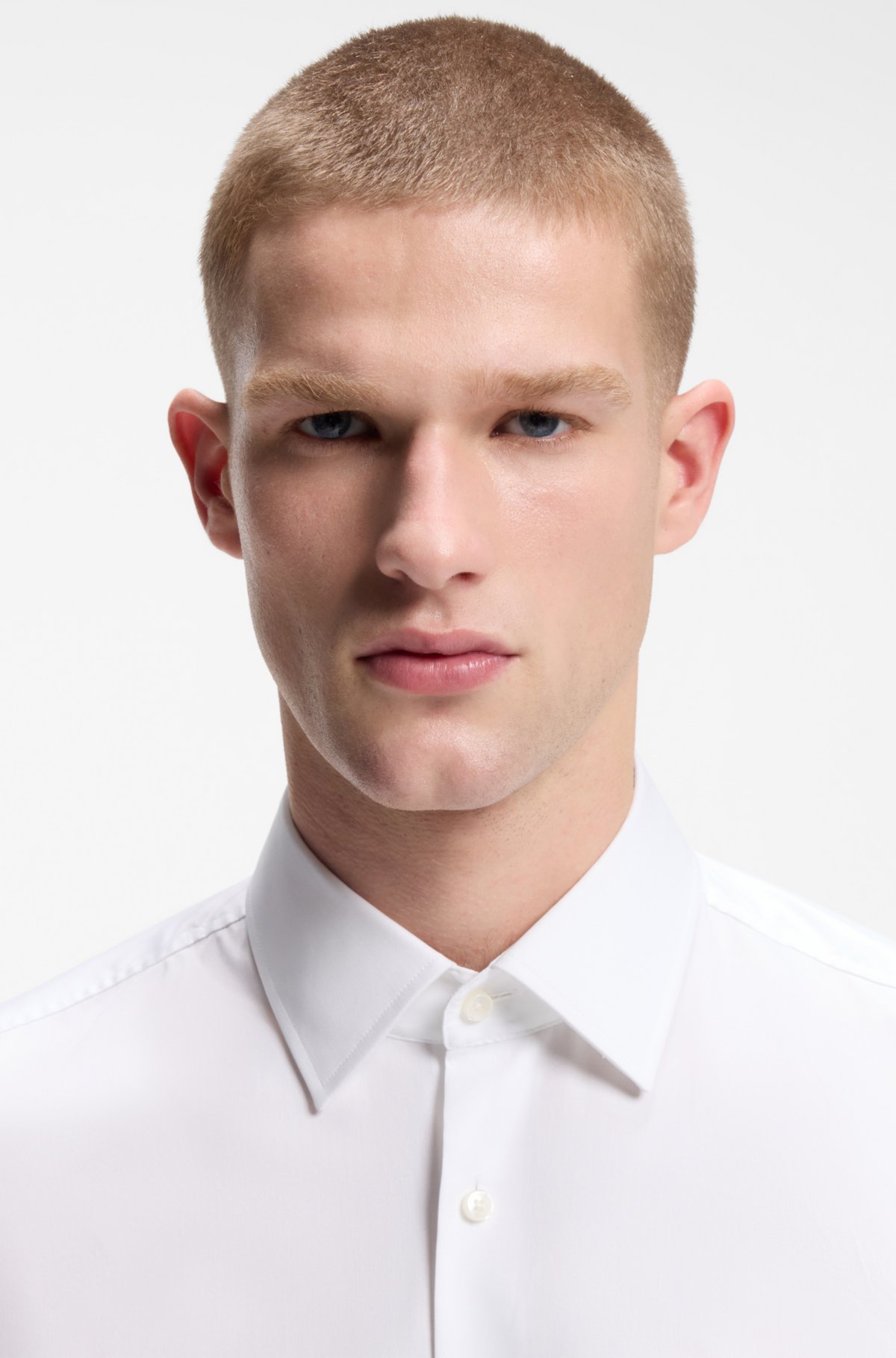 Camicia slim-fit facile da stirare in poplin di cotone