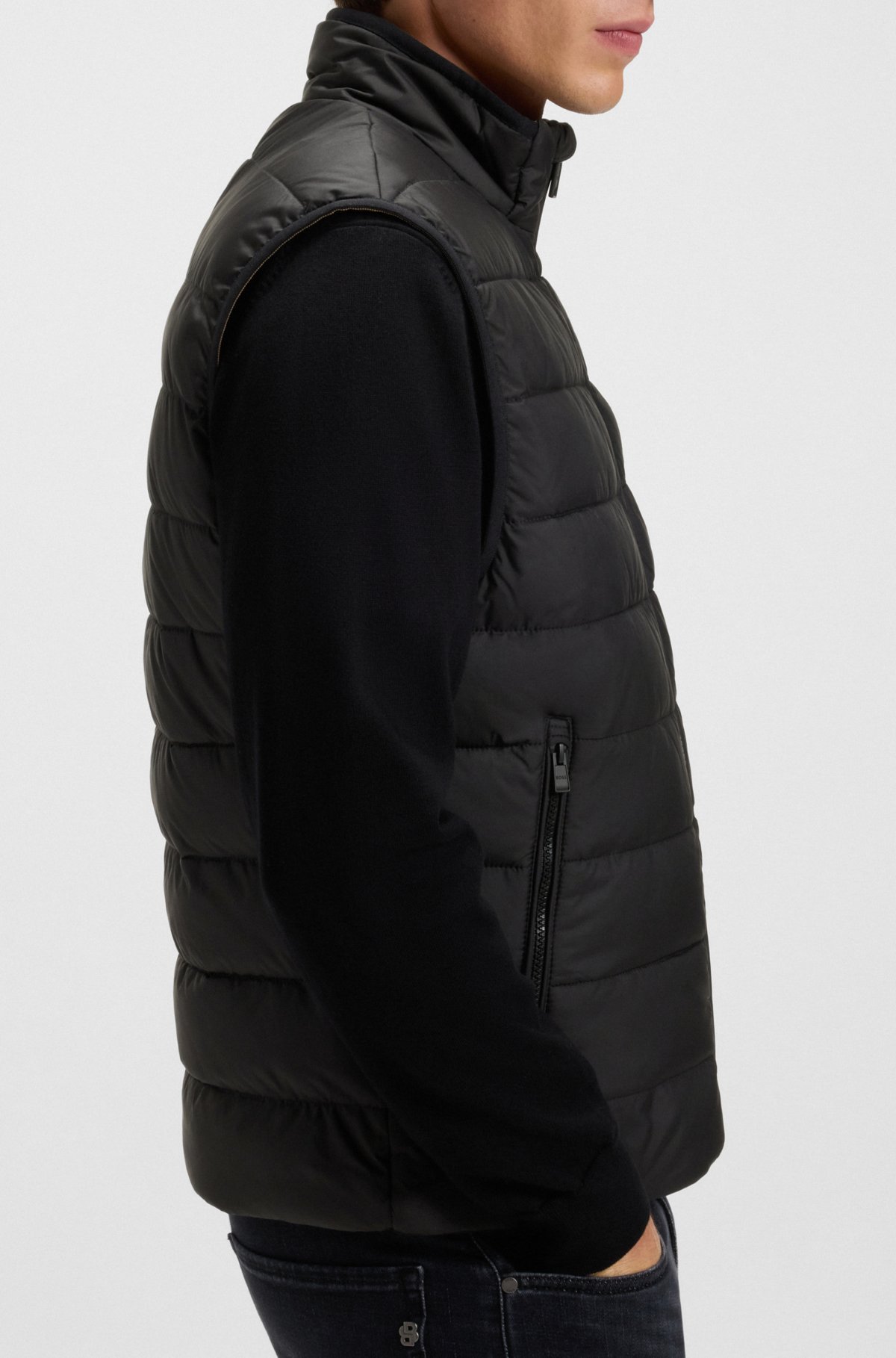Gilet con logo tonale e finitura idrorepellente