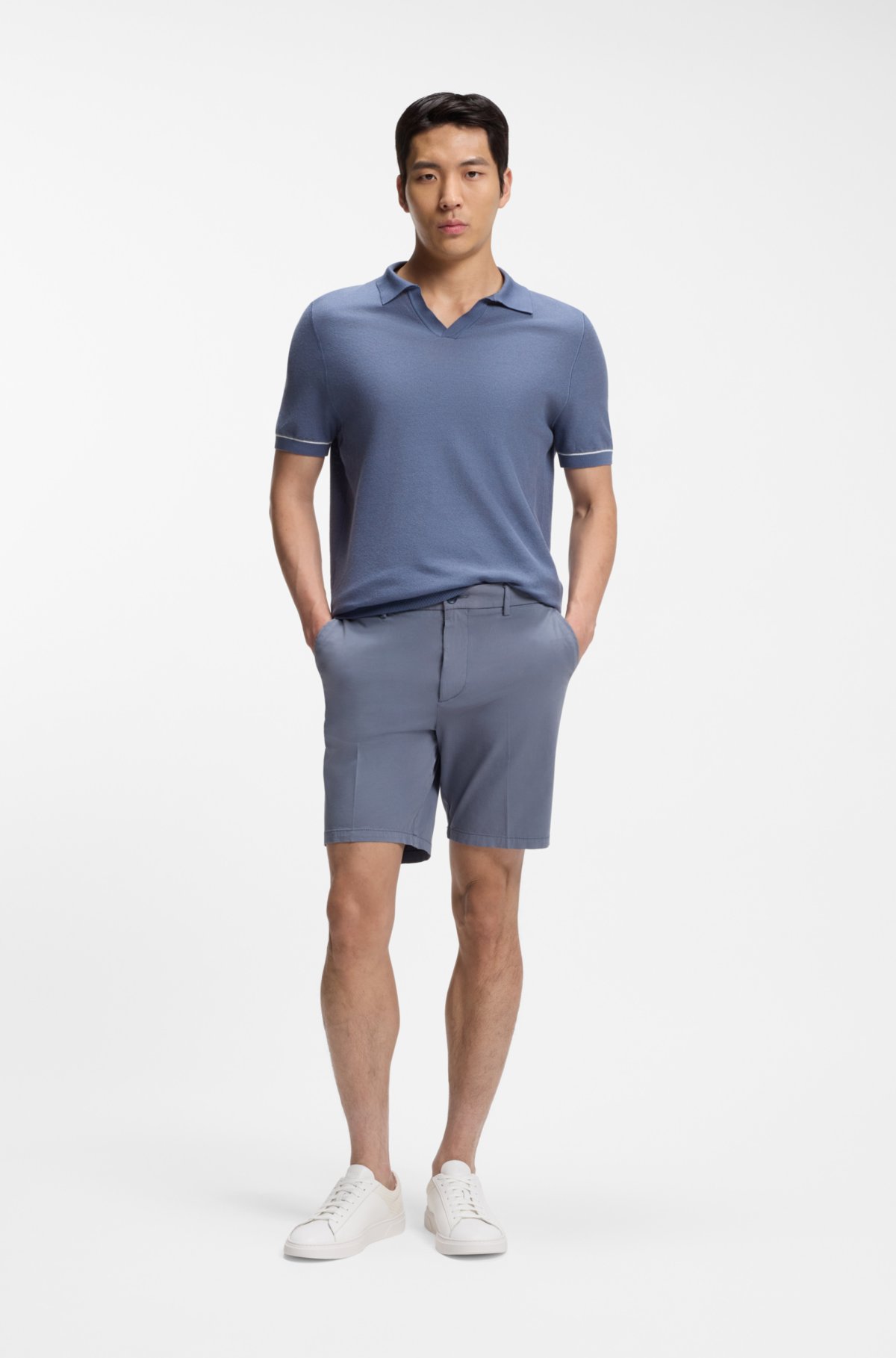 Pantaloncini in twill di cotone elasticizzato con taglio moderno