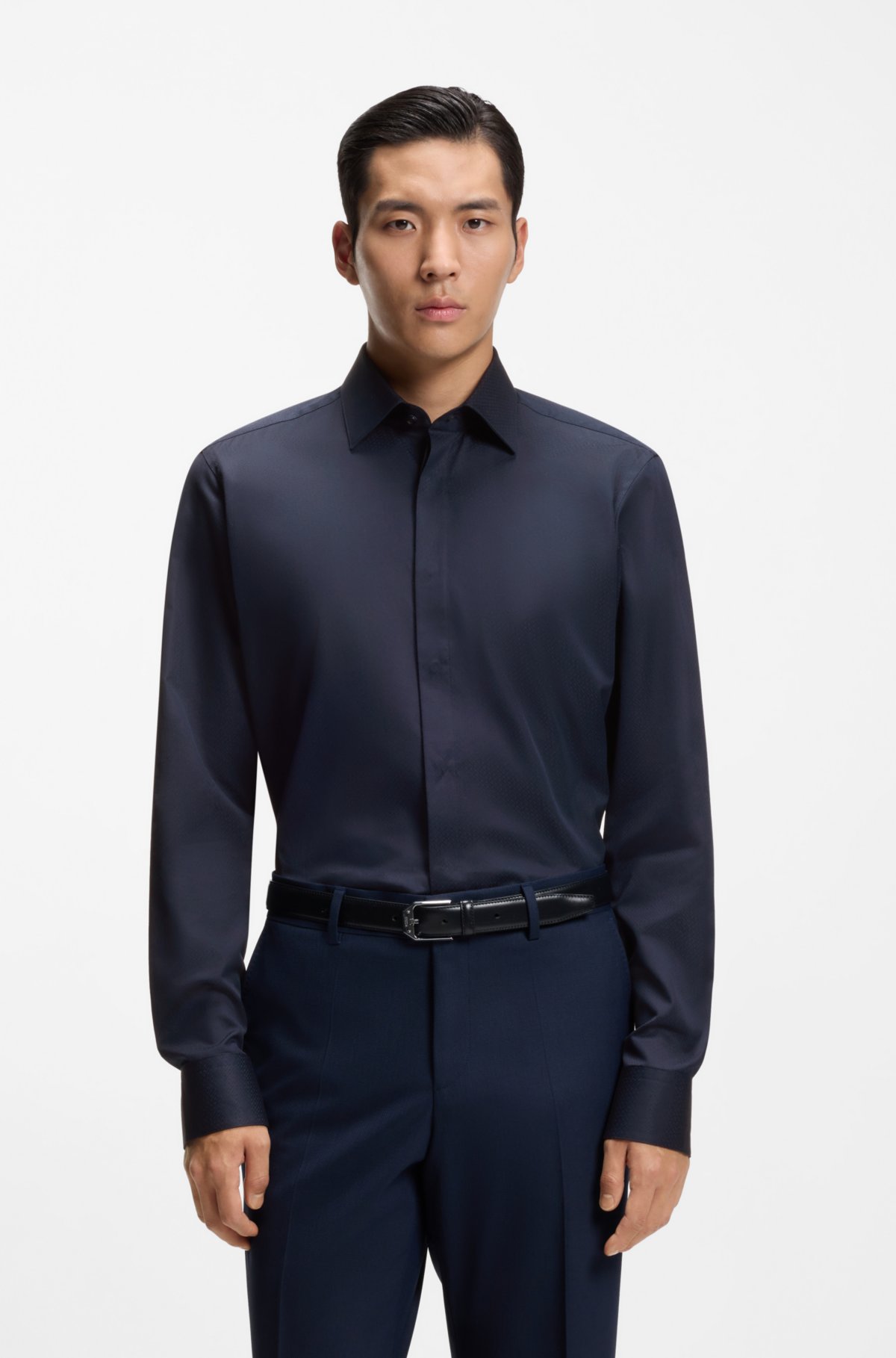 Camicia con taglio regular in cotone con monogramma italiano