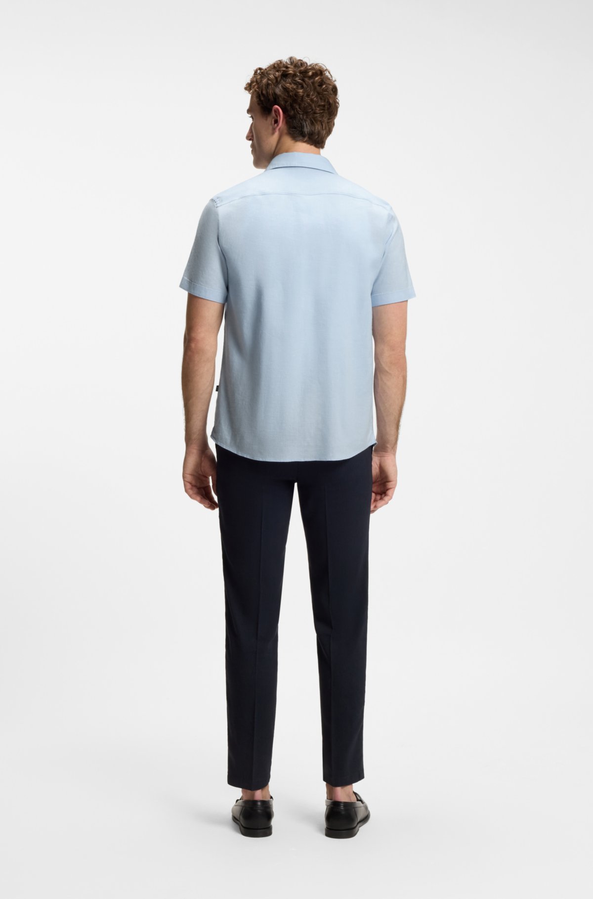 Camicia a vestibilità aderente in lino elasticizzato