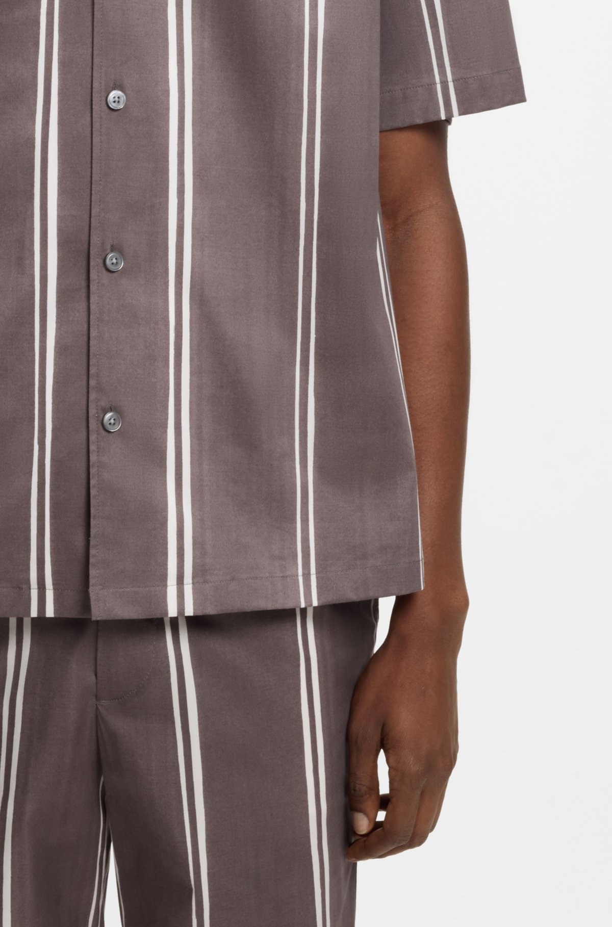Camicia a righe con vestibilità comoda in cotone elasticizzato