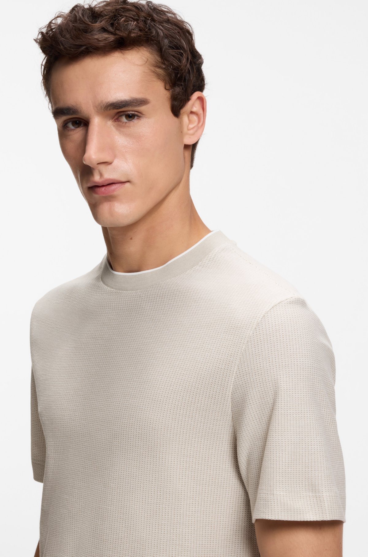 T-shirt in cotone e seta con struttura ricca
