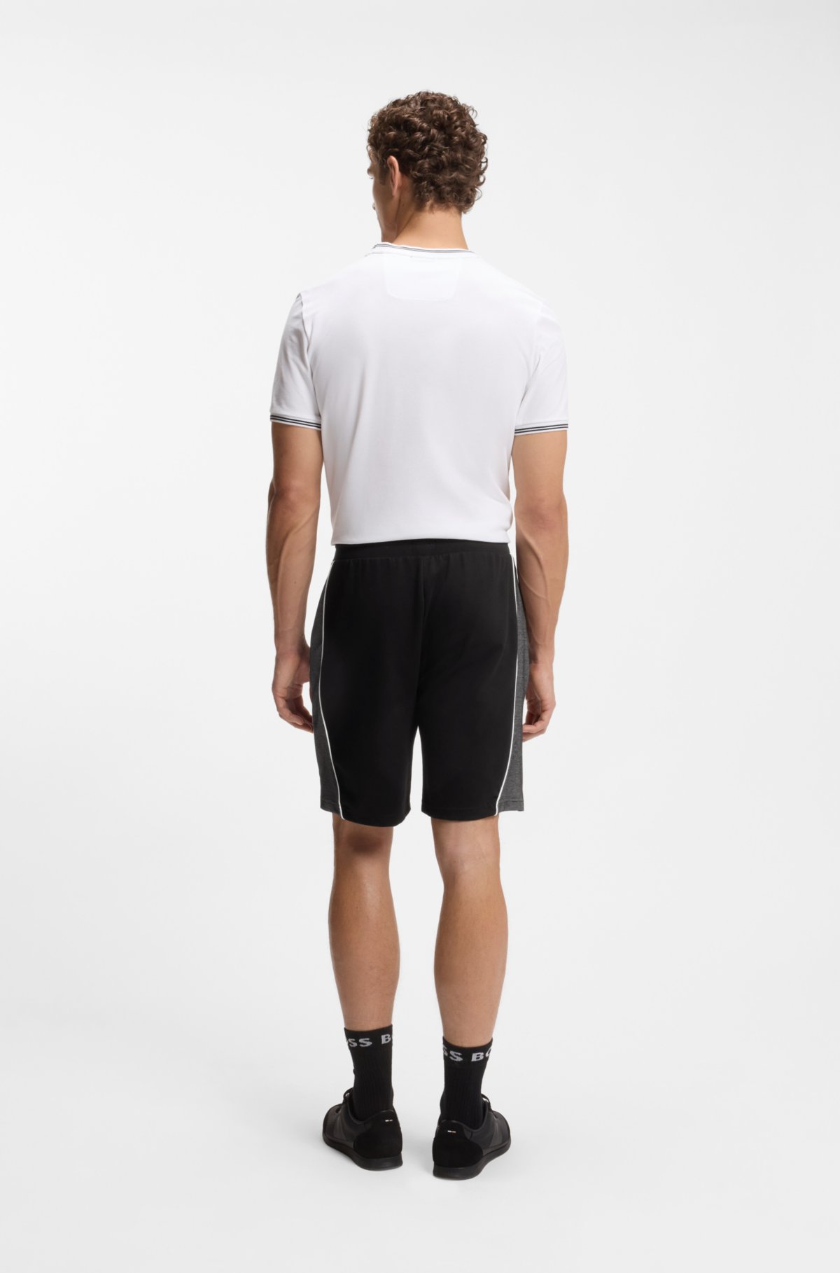 Pantaloncini in misto cotone con foderi a contrasto