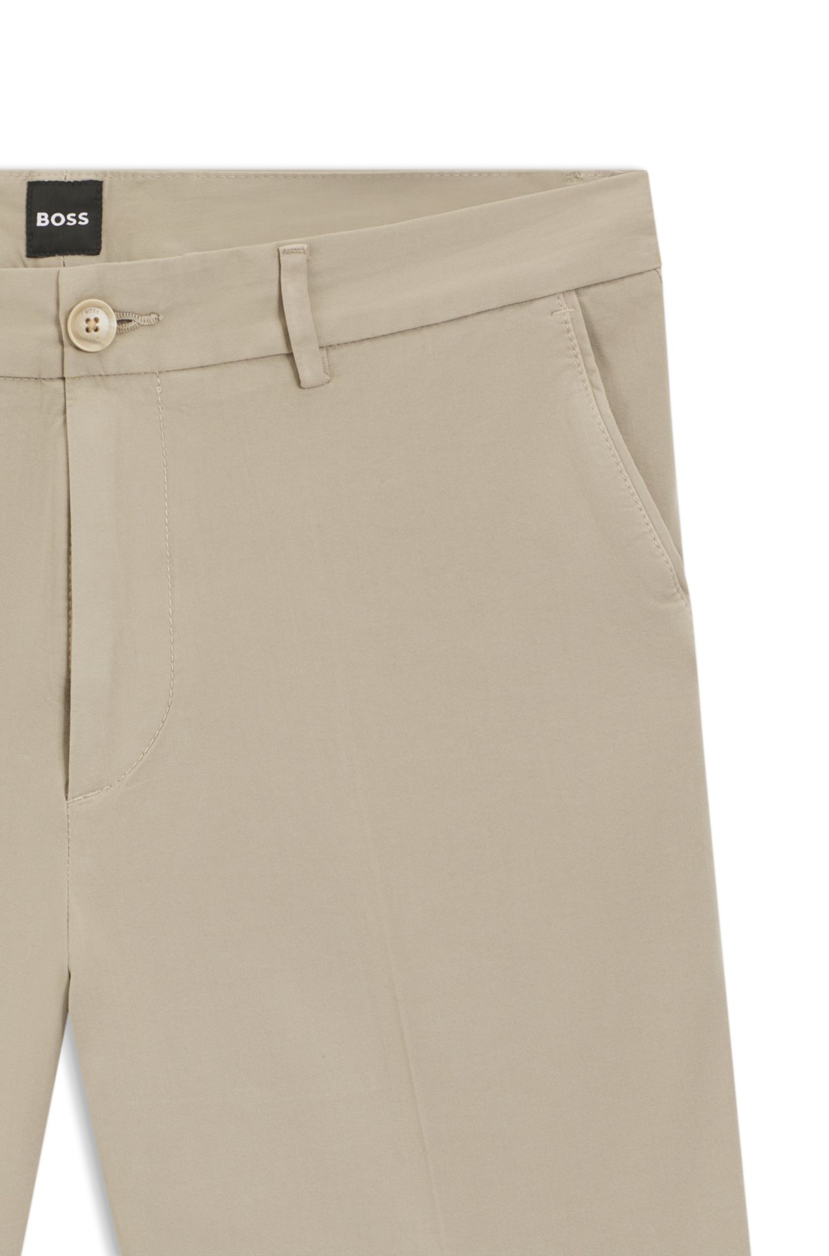Pantaloni corti con taglio moderno in twill di cotone elastico