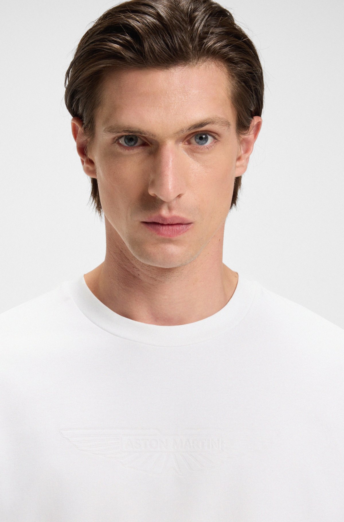 T-shirt BOSS x ASTON MARTIN con logo in rilievo
