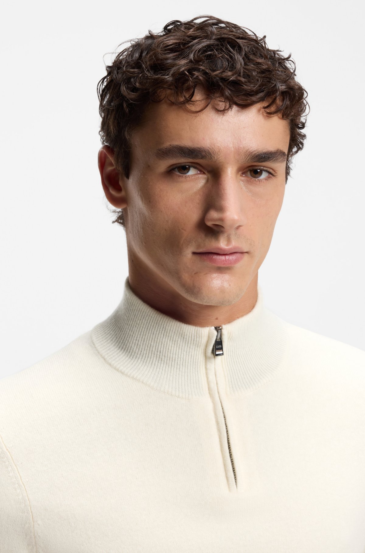 Maglione in lana e cashmere con cerniera sul collo