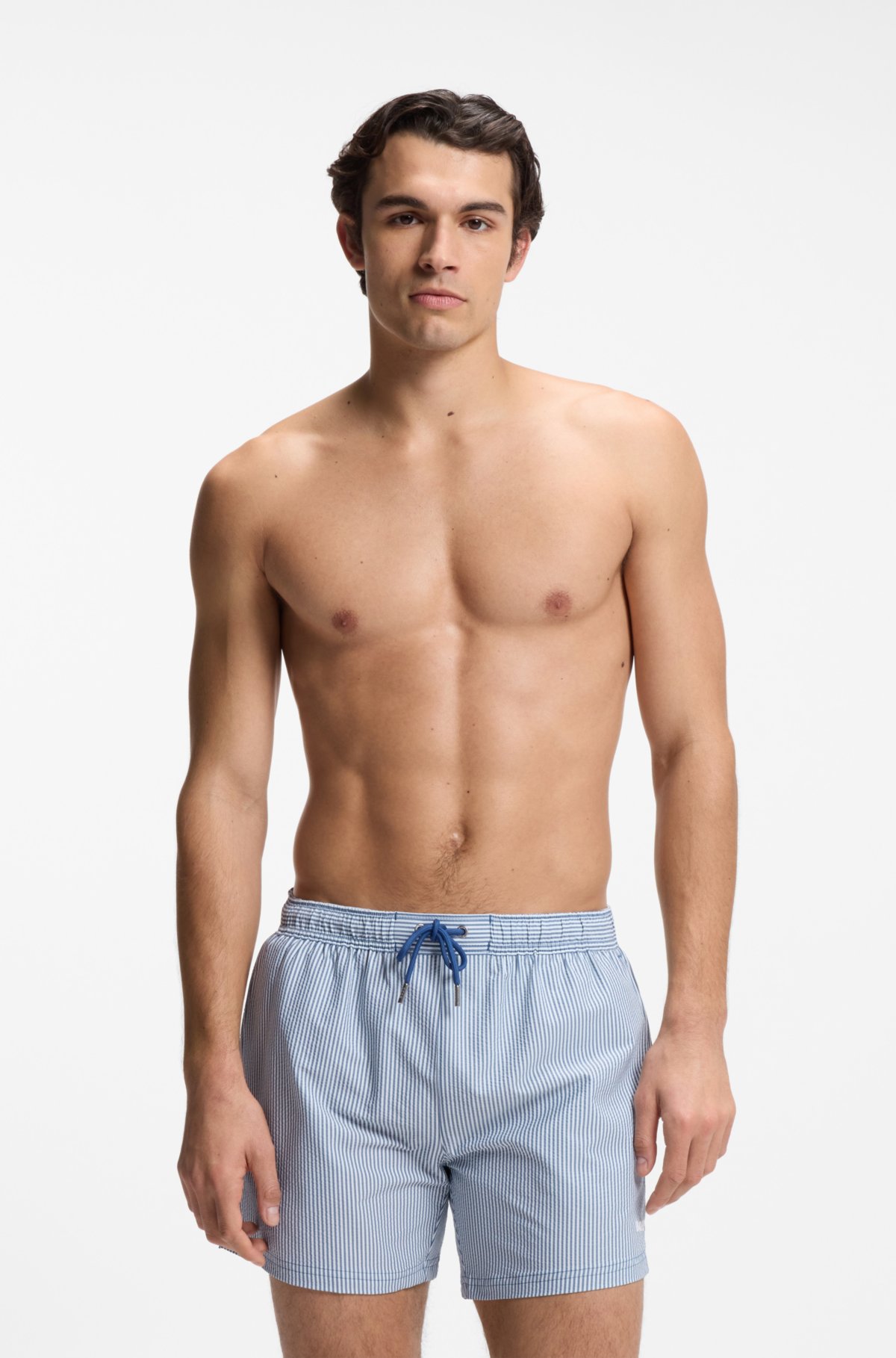 Bermuda da bagno con logo ricamato in seersucker a righe