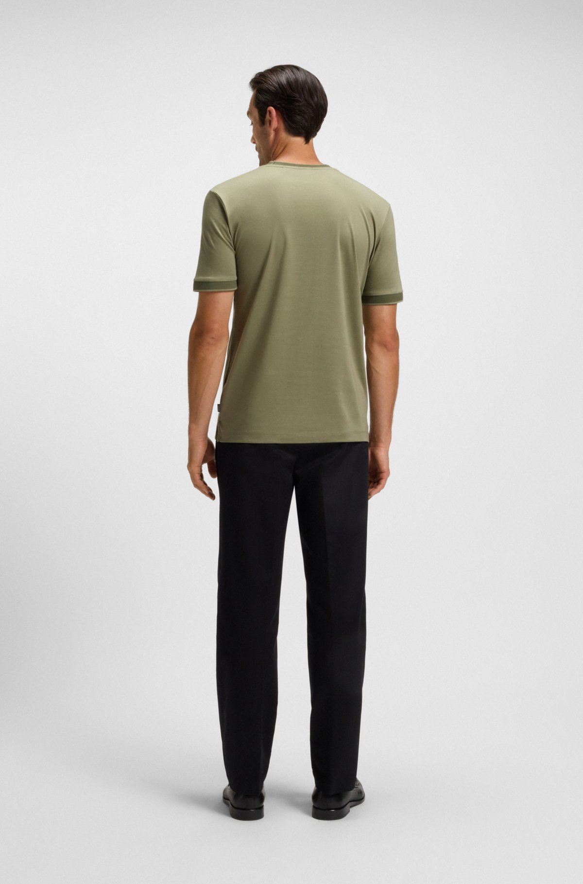 T-shirt slim fit in cotone mercerizzato con orli a contrasto