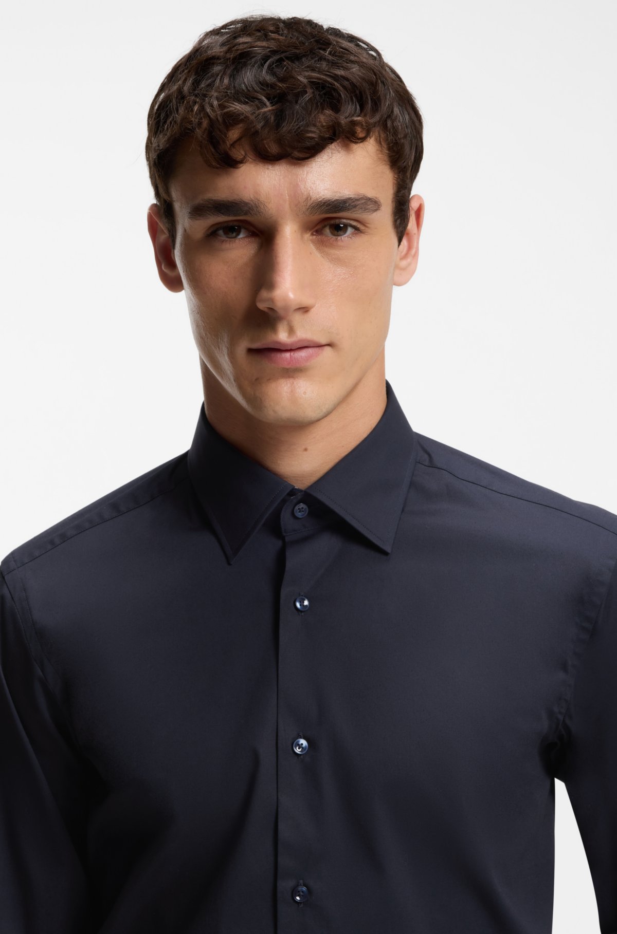 Camicia regular-fit anti-ammaccature in poplin di cotone elasticizzato