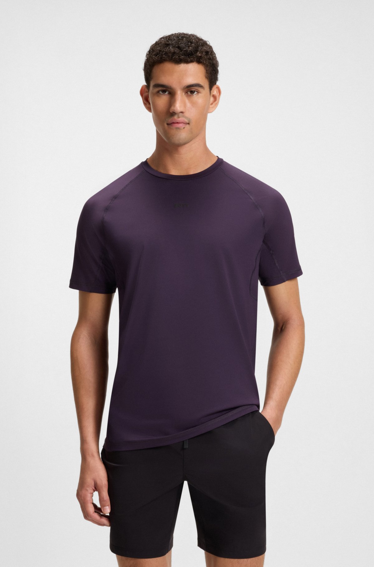 T-shirt aderente con dettagli riflettenti decorativi