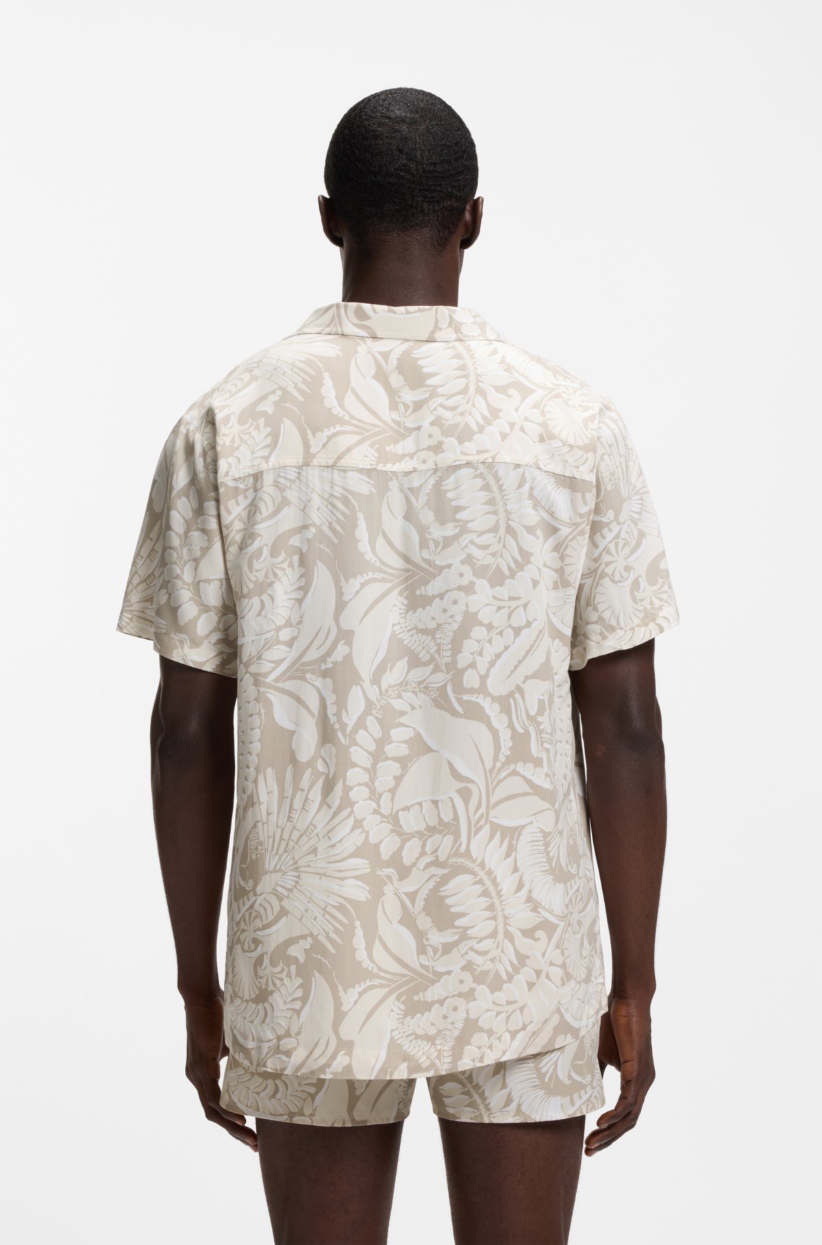 Camicia con taglio regular con stampa a tutto tondo