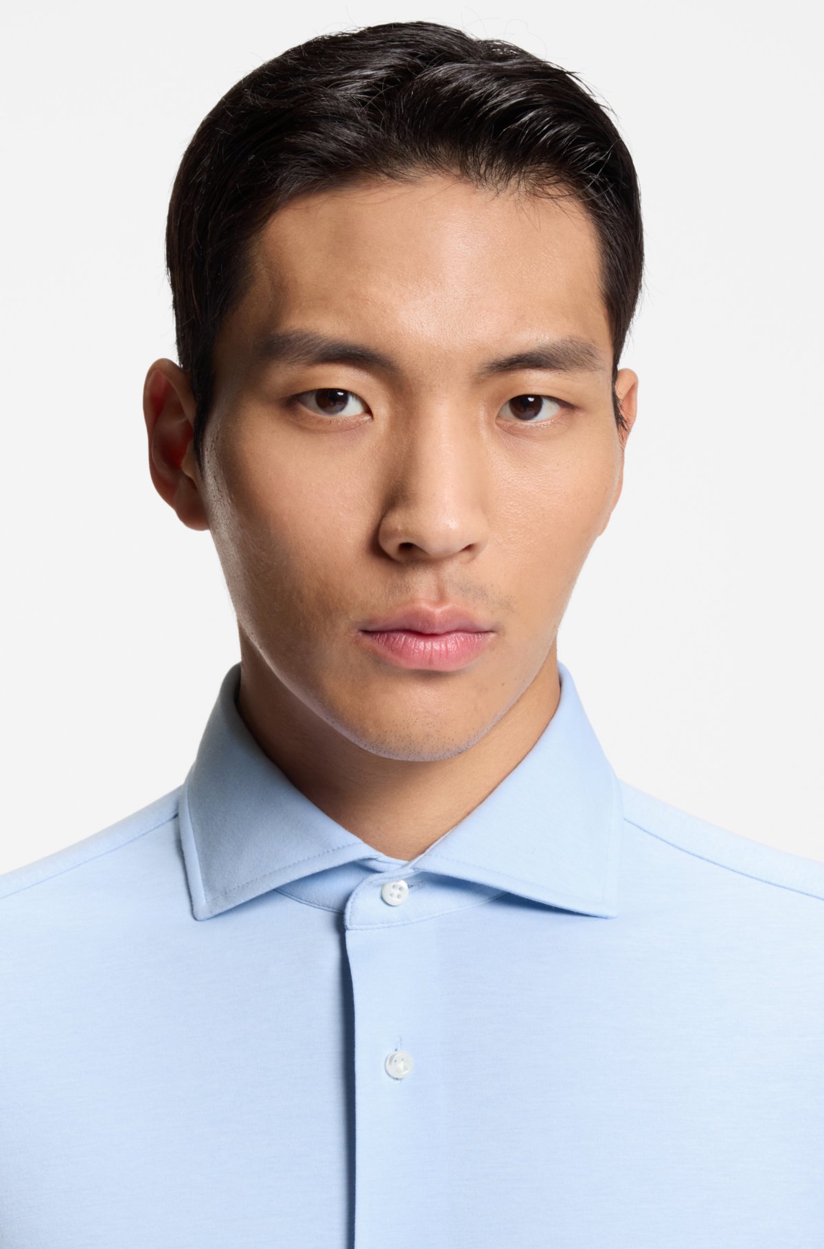 Camicia a vestibilità aderente in misto cotone resistente alle pieghe